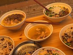 -文山荷鲜居(翠湖店)