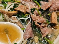 芫茜皮蛋鮮牛肉米粉-华嫂冰室(尖沙咀店)