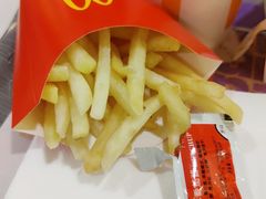 巨无霸经典中薯条套餐-麦当劳(新世纪环球中心店)