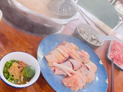 -老何家后安粉·糟粕醋海鲜火锅(三亚湾椰梦长廊店)