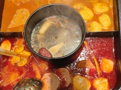 -老牌坊云南鱼豆花火锅(爱建店)