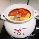 🥕营养美味胡萝卜玉米猪骨汤，🌽色香味俱全