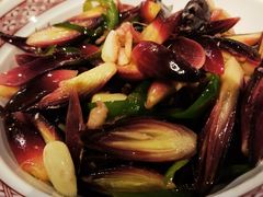 -帅巴人舅母子腊蹄民俗村