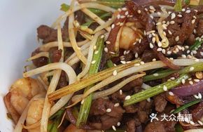 Beef and Shrimp Noodles
