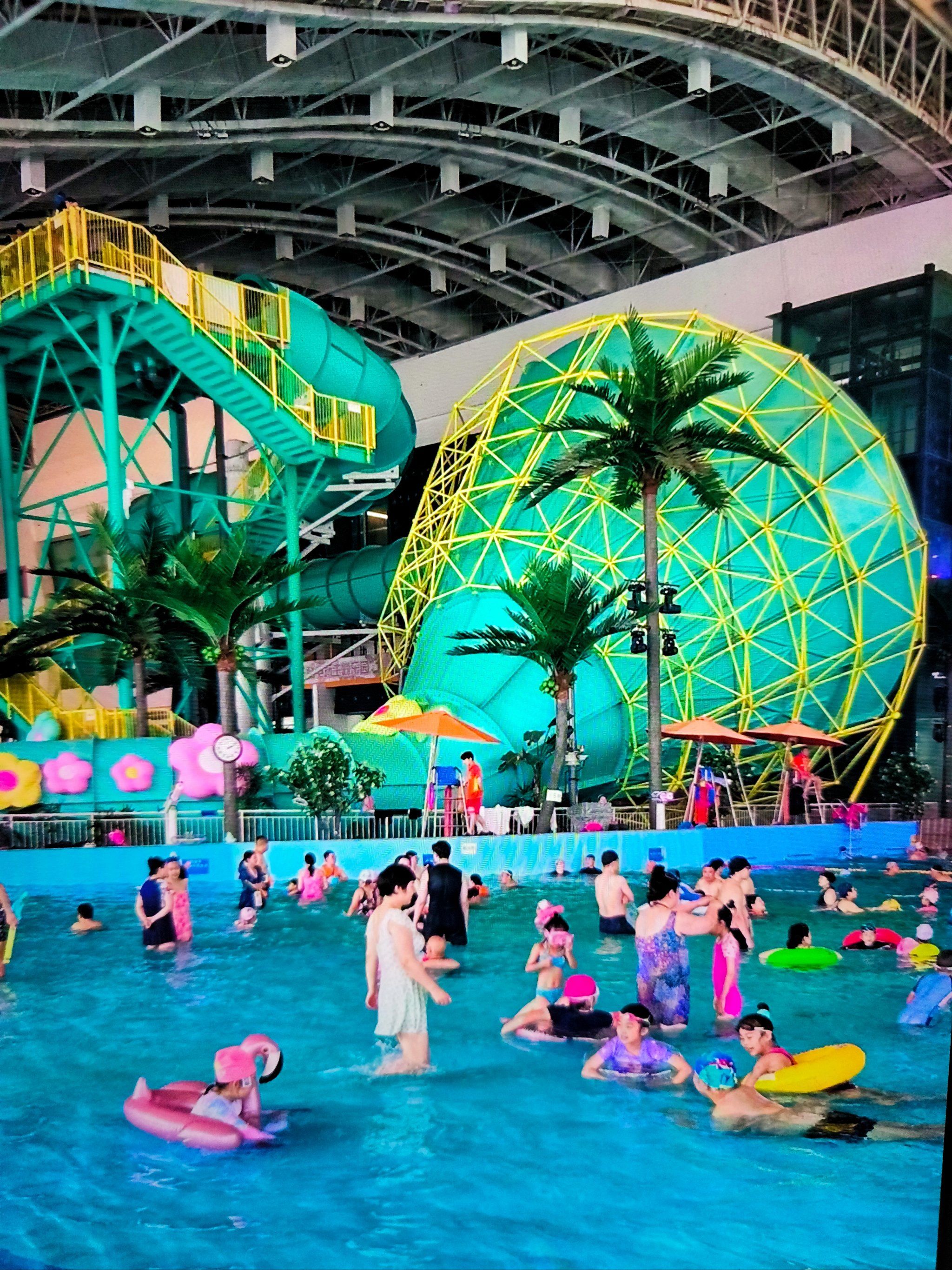暑假畅玩水上乐园