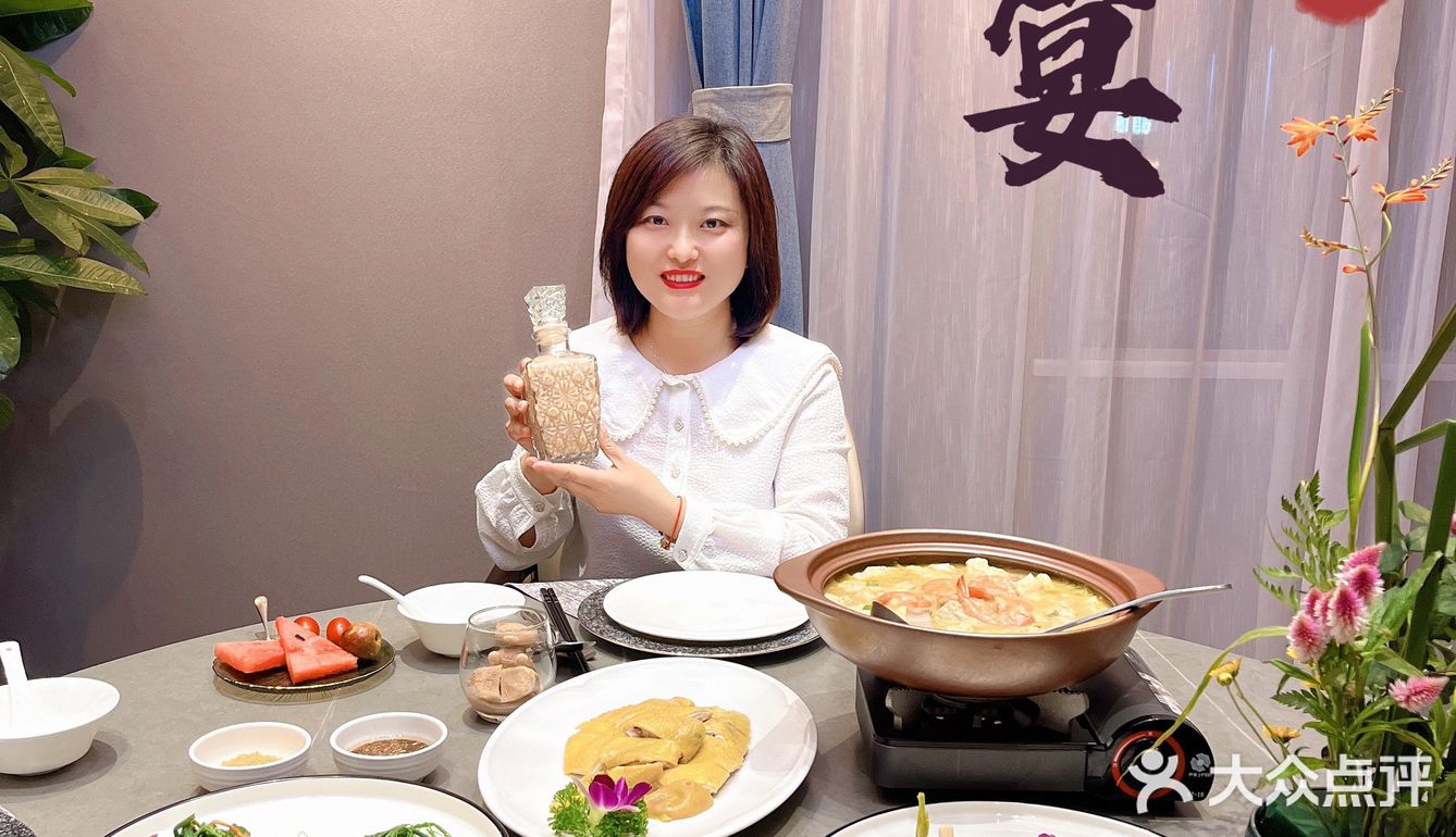 我能说来和宴吃饭特别钟情的是小熊奶茶吗？