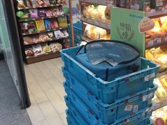 -全家便利店(上海南站站店)
