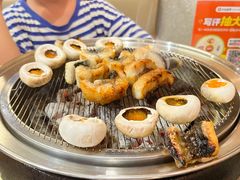 -围炉肉舍•炭烤活鳗•丹东海鲜烤肉(步行街店)