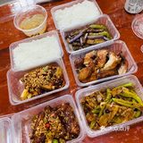 饭看着大盒但是薄薄一层而已