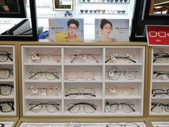 -美式眼镜·授权蔡司.依视路.尼康.豪雅.明月(南翔印象城店)