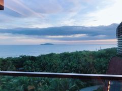 -三亚湾海居铂尔曼度假酒店