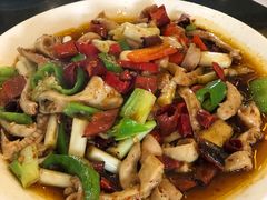 -周老三跷脚牛肉·全牛火锅(非遗传承店)