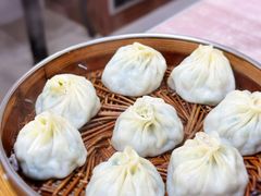 荠菜鲜肉小笼包-曼曼汤包(建国西路店)