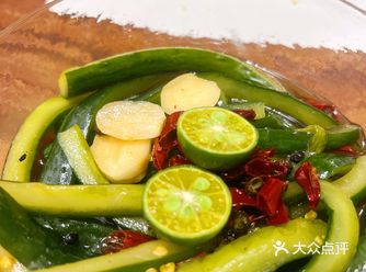 打卡屿沐新食原墨绿餐厅