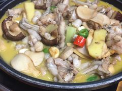 鸡汁菌汤牛蛙-回·龙虾铺·盆盆蟹·烧烤大排档(回龙观店)