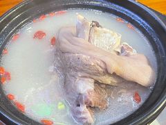 -爆炸头阿姨小四川正宗川味小吃(无任何分店)