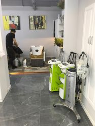 -茶发Salon·烫发染发理发