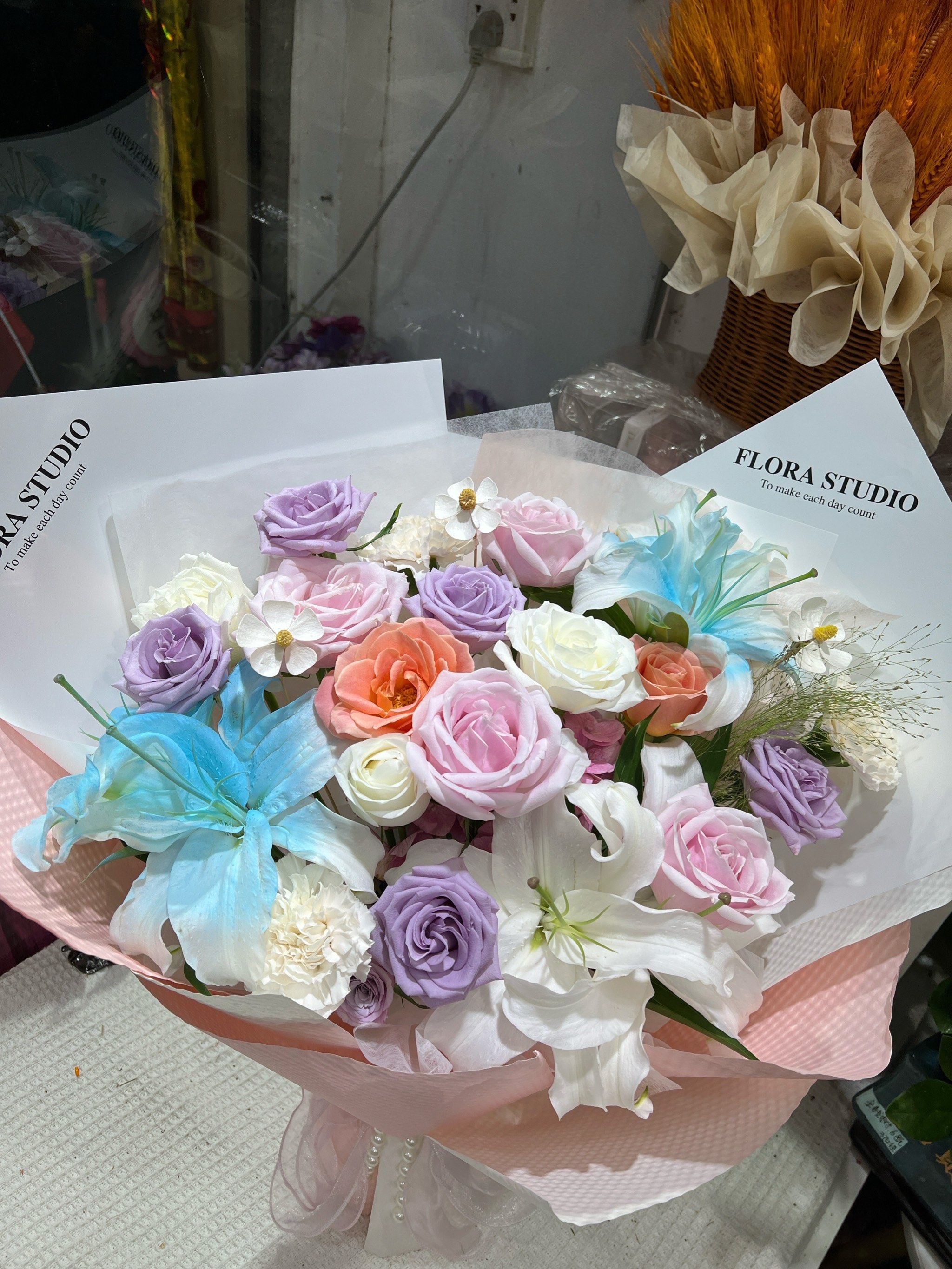 百合玫瑰混搭花束