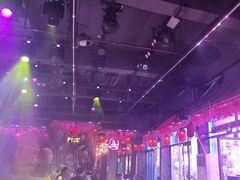 -喜鹊音乐酒馆(西街店)