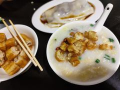 荔湾艇仔粥-伍湛记 · 广州老字号(龙津中路店)