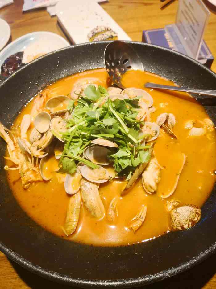 宝燕海鲜大排档(虹桥路店)-"宝燕海鲜大排档,在虹中路上靠近虹桥路.