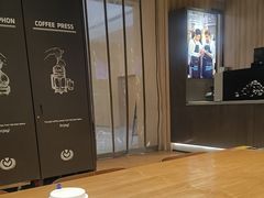 -瑞幸咖啡(纽宾凯酒店新华路店)