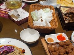 -东口码头·烧鸽子·鱼头泡饼·地方菜(金鹰悦城店)
