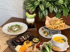 -Mark&Mars Restaurant