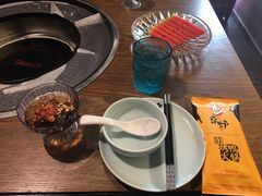 餐具摆设-三人行骨头王火锅(长寿店)