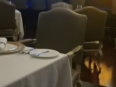 -龙虾酒吧扒房(宁波香格里拉店)