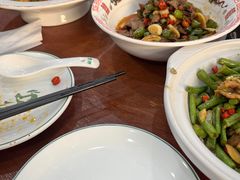 -湖南人家湘菜馆(镇江路店)
