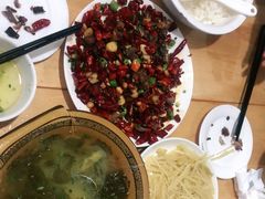 -乡土特色.冷锅鱼.牦牛肉汤锅