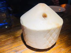 泰国新鲜椰子-中8楼风尚云南菜(颐堤港店)