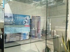 -瑞尔齿科(上海长风大悦城店)