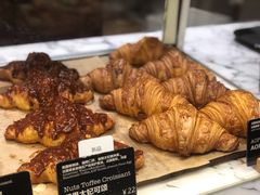坚果太妃可颂-WHEAT&BAKER-麥(凯德来福士店)