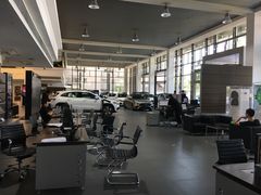 -上海星瀚奔驰4S店(红柳路店)