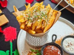 -Mark&Mars Restaurant