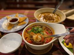 冬阴功大虾汤-卷心菜和避孕套餐厅(Pattaya)