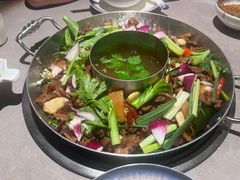 -伴山牛贵州黄牛肉火锅·苗疆非遗艺术餐厅(上海首店)