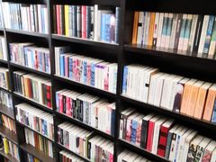 -钟书阁(松江泰晤士小镇店)