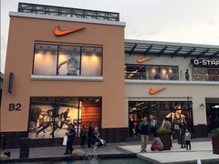 -NIKE上海青浦优选体验店