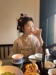 -一揽芳华汉服旗袍体验馆(拙政园店)