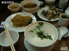 -黄枝记粥面店