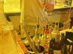 -Mx.cocktail bar