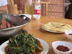 -大众跷脚牛肉馆·非遗传承单位(峨眉山店)