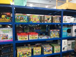-逝水玩具折扣店