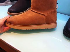-UGG(燕莎奥特莱斯购物中心店)