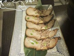 老汤卤牛舌-HIHE Bistro·Oyster Bar(华熙live店)