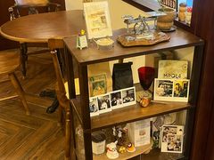 -Café Monson