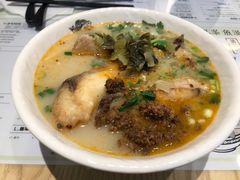 酸辣酸菜魚湯魚腩米線-凯峰鱼汤米线(金利達店)